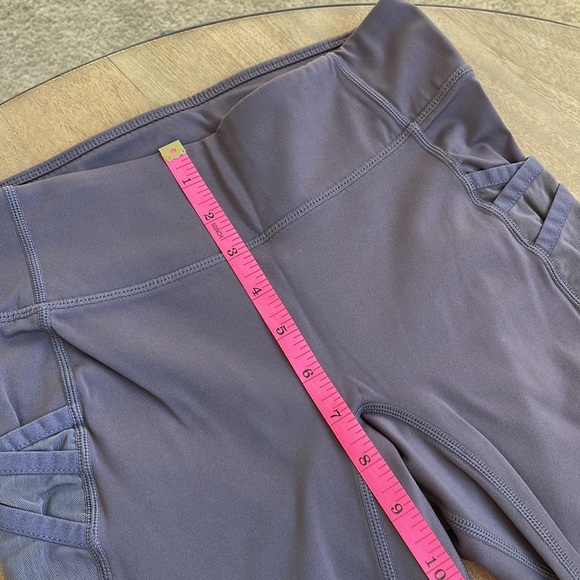 Fabletics 7/8 Leggings with Side Pockets, Lavender XS - Picture 4 of 7